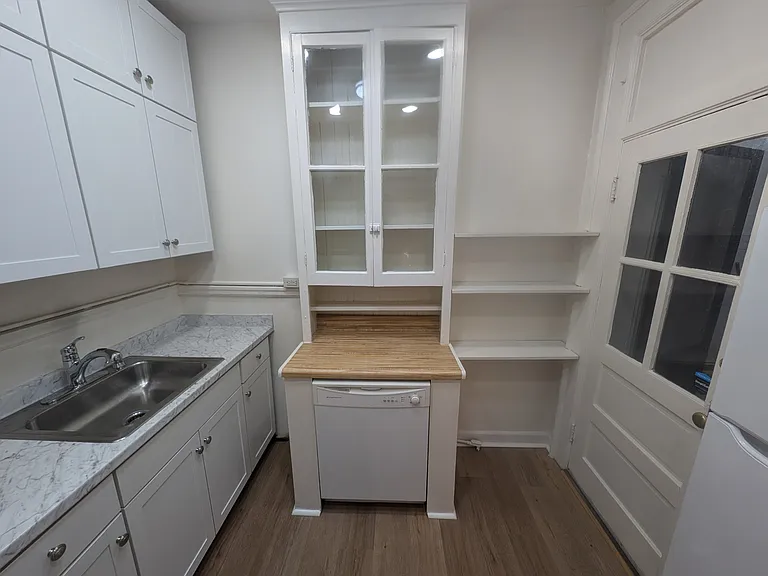 10 S Arthur Ashe Blvd #2 — Photo 15