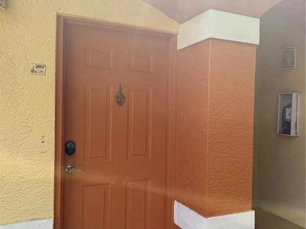 6401 Aragon Way APT 207, Fort Myers, FL 33966