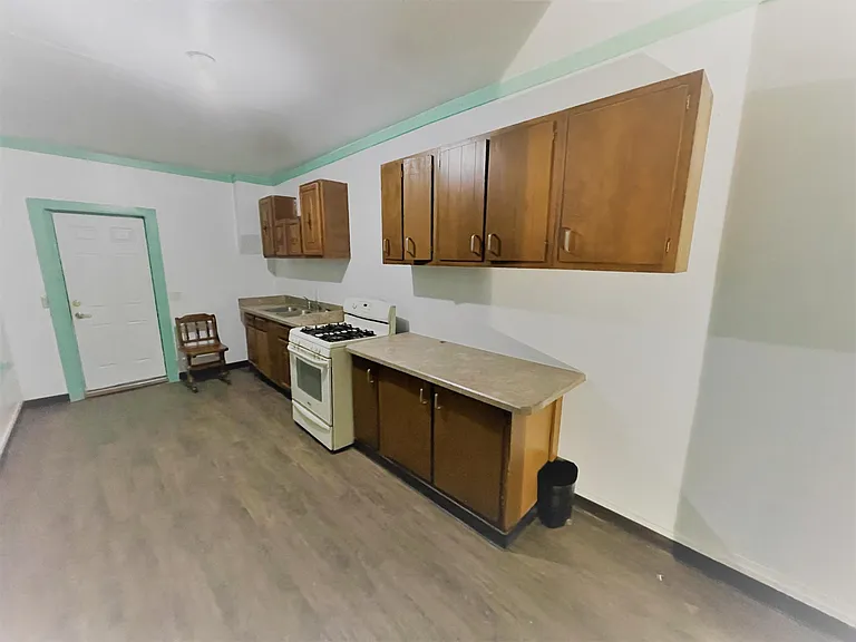 1430 Berryhill St — Photo 2