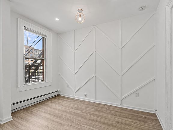 5th image of 149 Culver Ave #2
