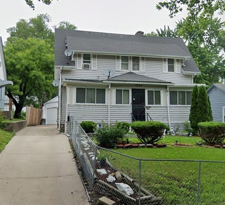 1st image of 2224 E 70th St