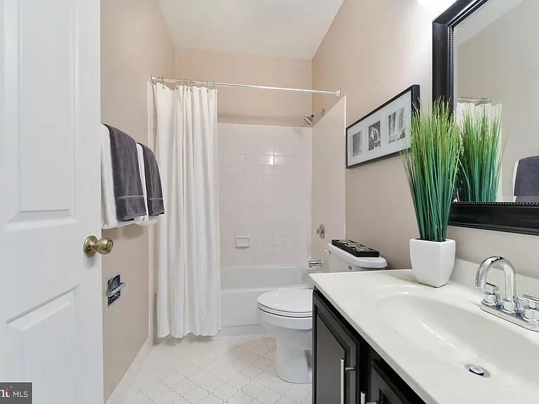 1843 Mintwood Pl NW #102 — Photo 8