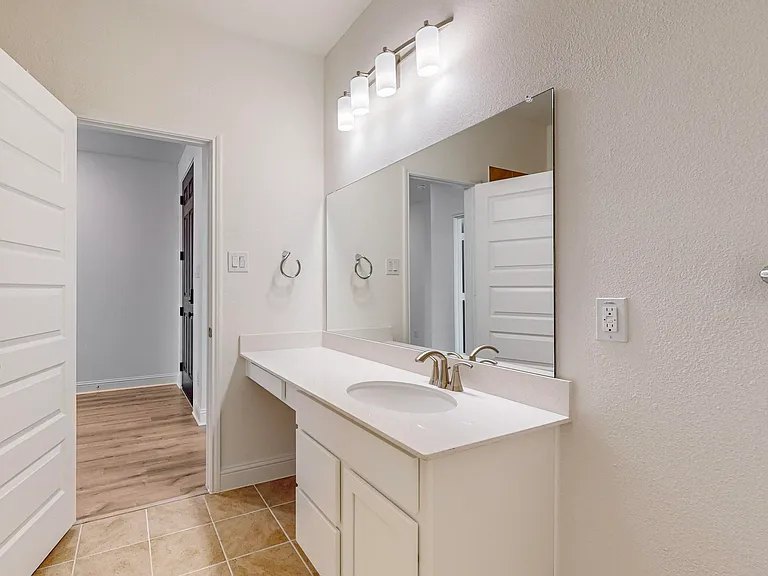353 Princewood Dr — Photo 46
