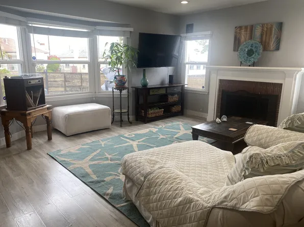 (undisclosed Address), Los Angeles, CA 90043