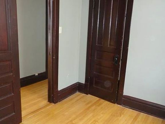 4th image of 2610 W Walton St APT 3