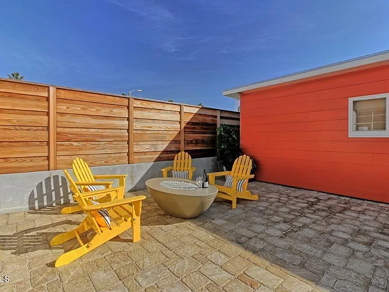 1078 S Seaward Ave — Photo 8