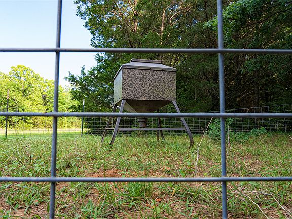 4th image of 600 Anderson County Rd #2805