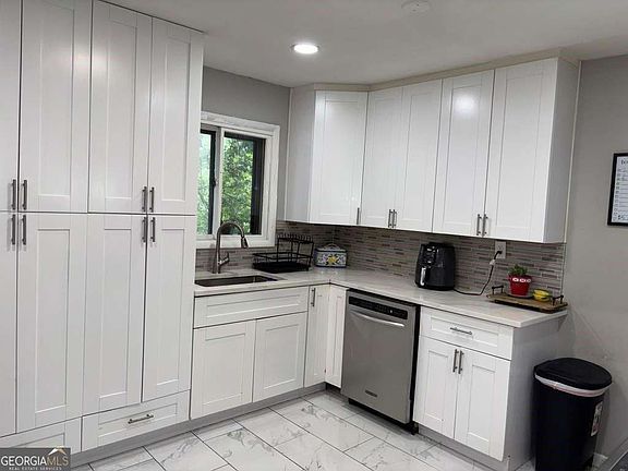 3rd image of 3061 Jett Dr