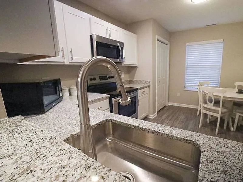 Fairfield Lakes Townhomes — Photo 3