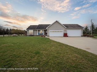 8015 W Hyde Rd, Saint Johns, MI 48879