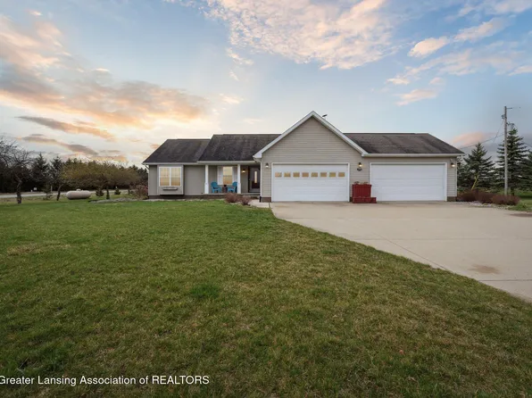 8015 W Hyde Rd, Saint Johns, MI 48879