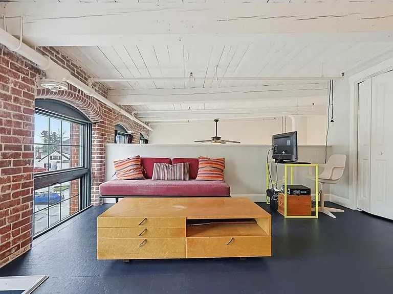 30 Lincoln St #215 — Photo 2
