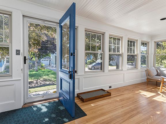 3rd image of 67 Elsmere Avenue