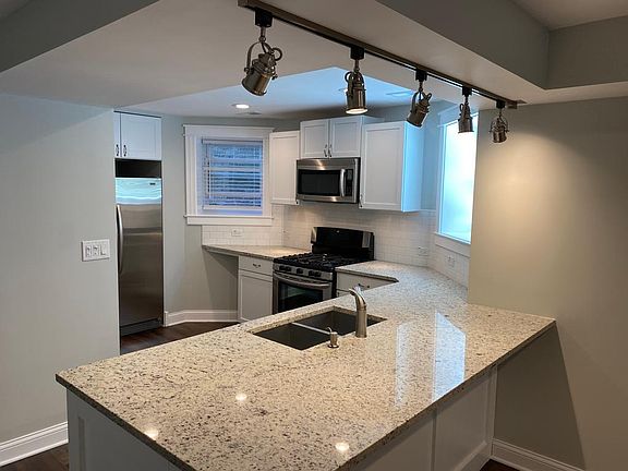 5th image of 4845 N Winchester Ave #G