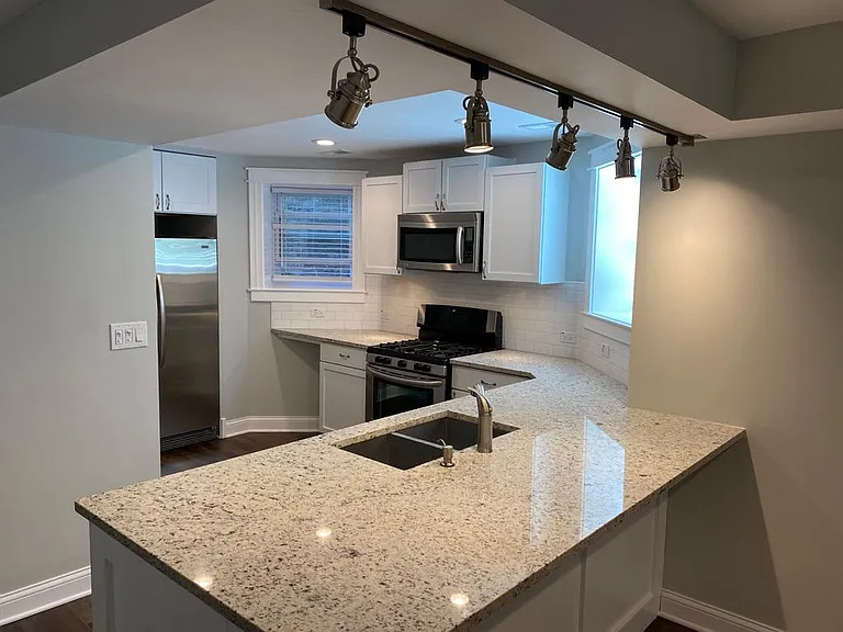 4845 N Winchester Ave #G — Photo 11