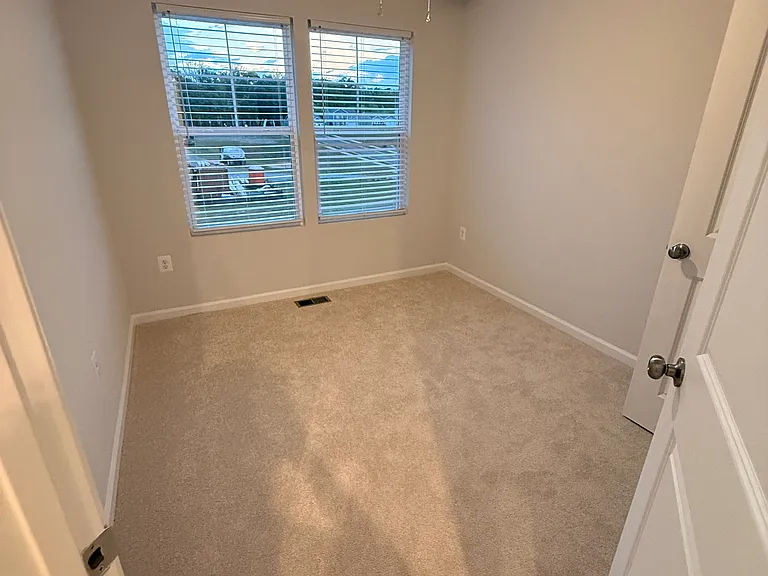 29 Laurin St — Photo 25