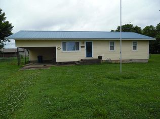 202 Meadow Dr, Cassville, MO 65625