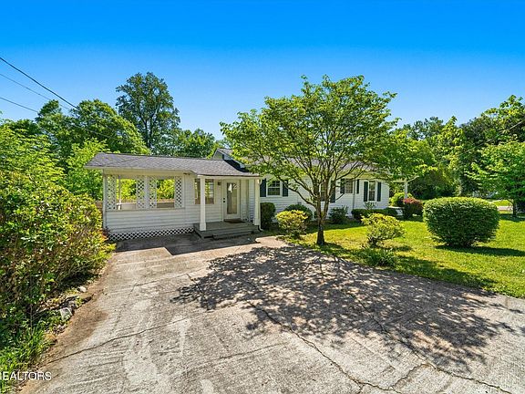 3rd image of 1101 Hiawassee Ave