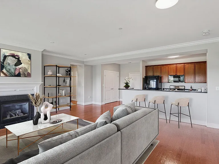 Grandview Apartments — Photo 16