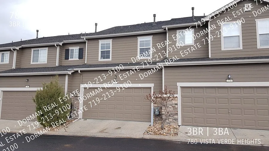 3 Bedroom In South Monument — Photo 3