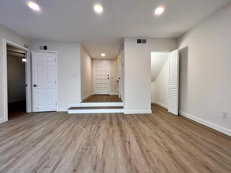 3606 Harvard Dr — Photo 3