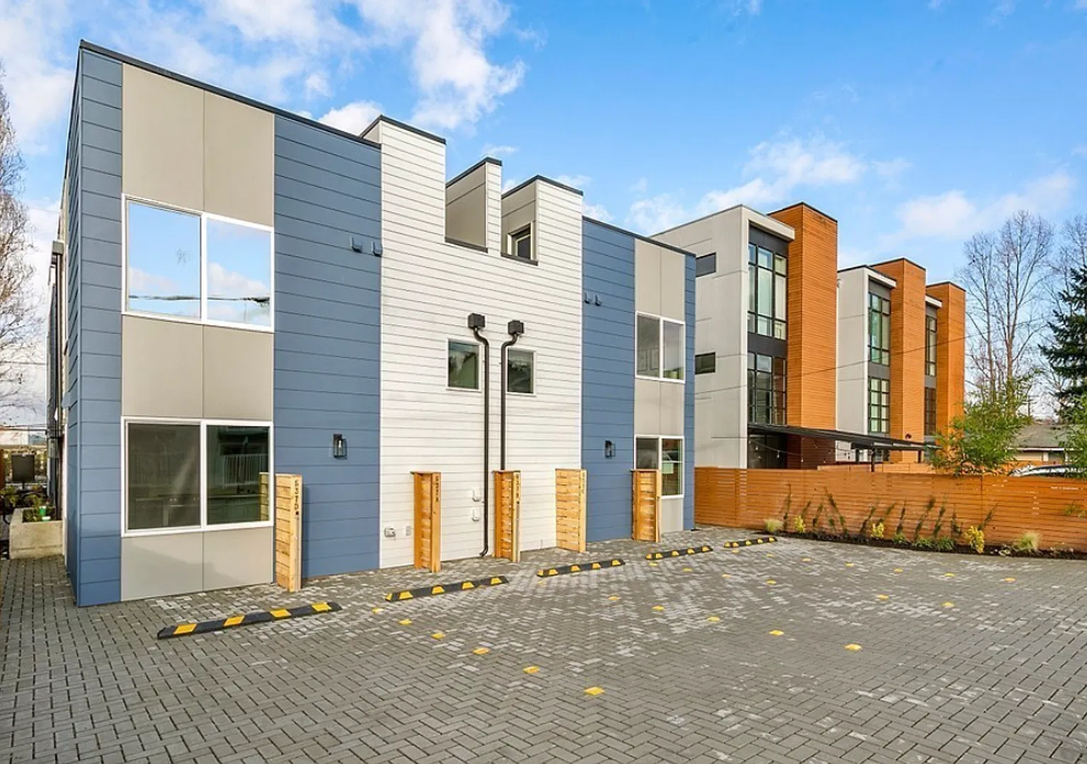 New Modern 2-Bedroom Home with Private Rooftop & EV Parking in South Park! — Photo 3