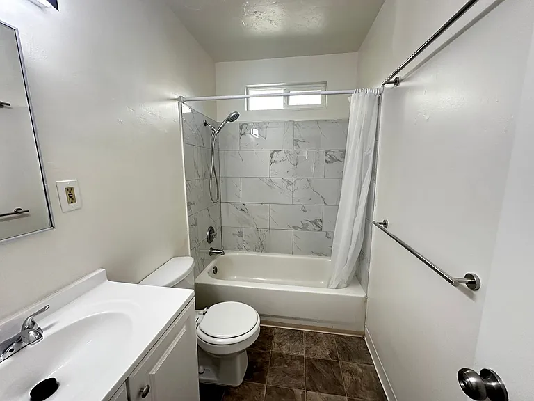1049 Allen Ave #AVE;-1051 — Photo 7