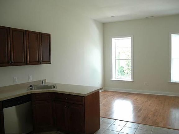 3rd image of 1951 N Gratz St #B