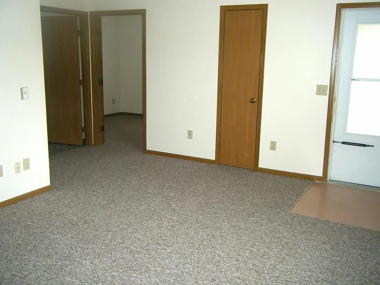 Crawford Manor Apartments — Photo 7