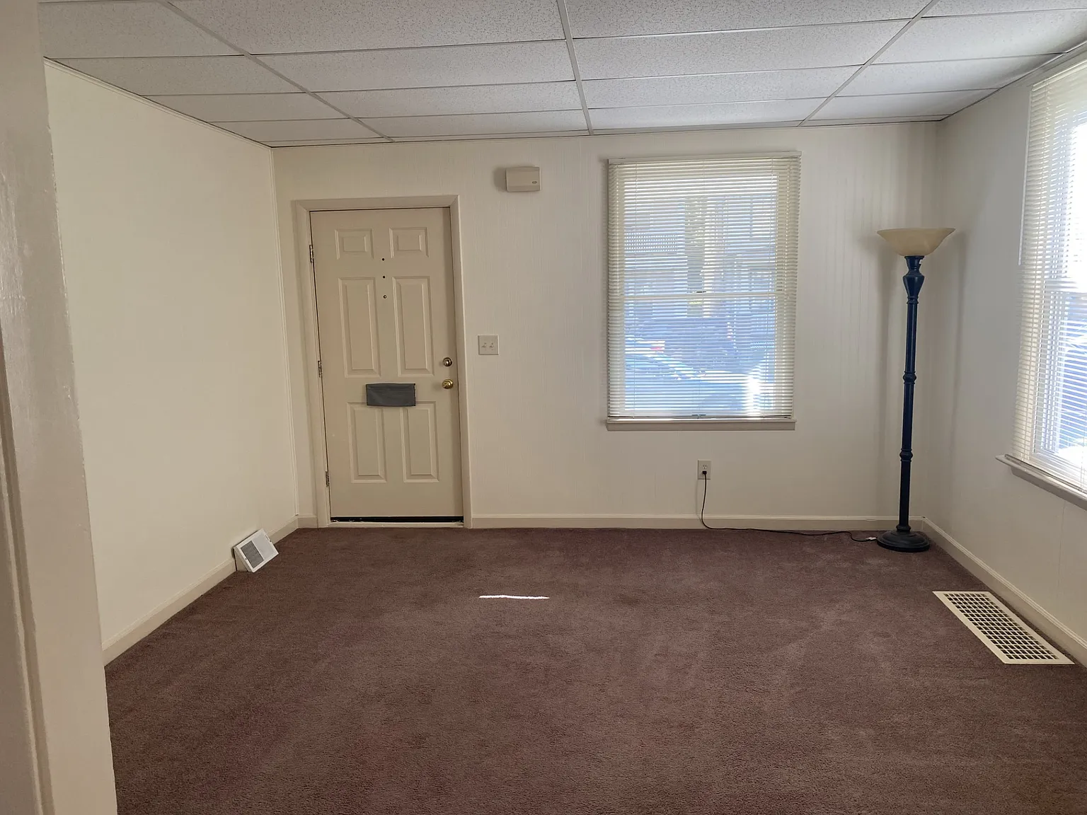 3 bed, 1.5 bath, 1750 sqft, $1,795 — Photo 2
