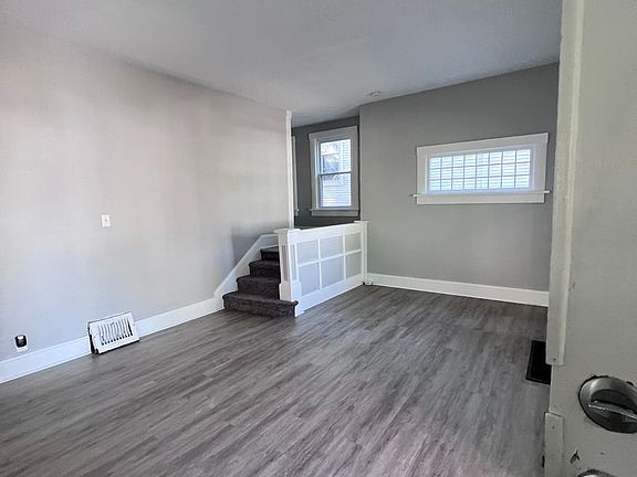 3rd image of 2610 Jules St