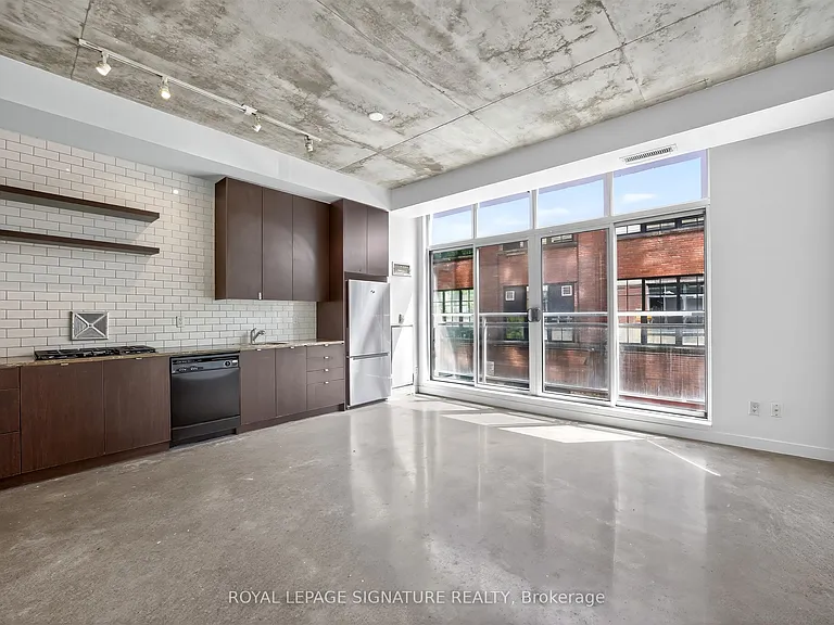 23 Brant St #213 — Photo 6