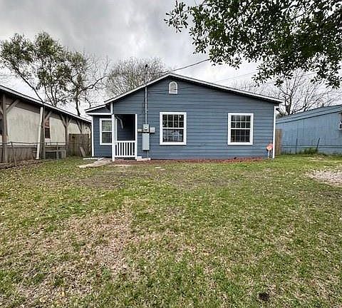 3rd image of 1405 Rice St