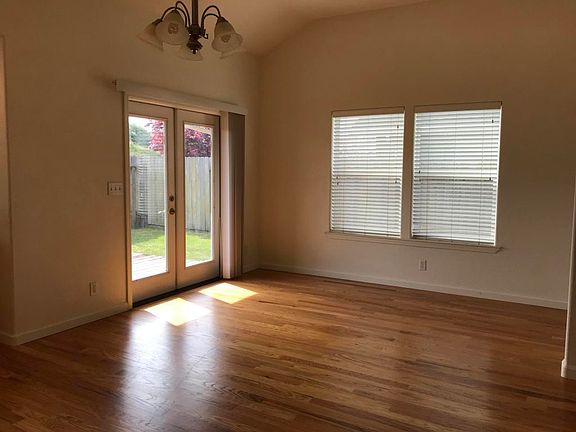 4th image of 1829 Chanterelle Dr