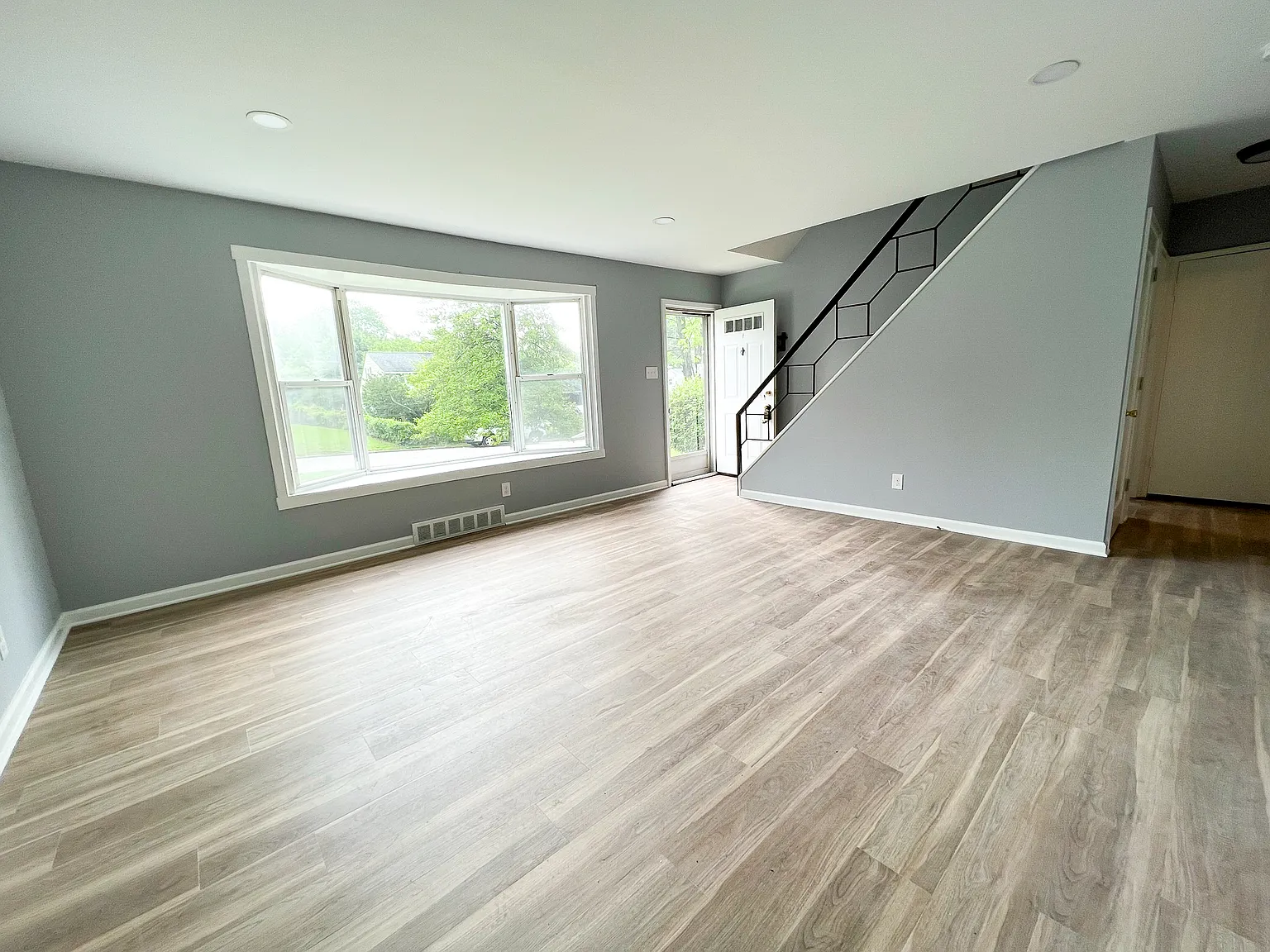 4 bed, 1400 sqft, $2,750 — Photo 2