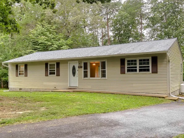 21851 Peters Ct, California, MD 20619