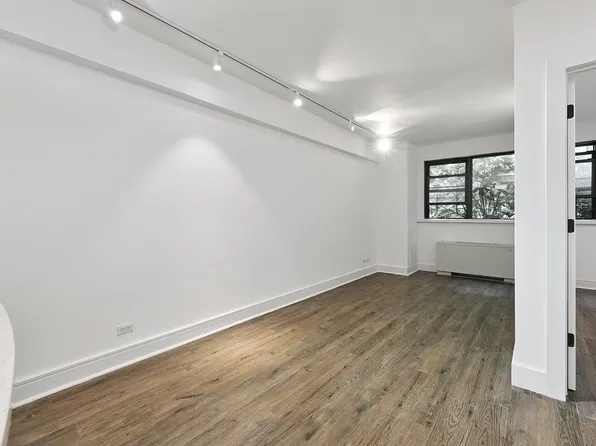 225 East 63rd Street image 2 of 12