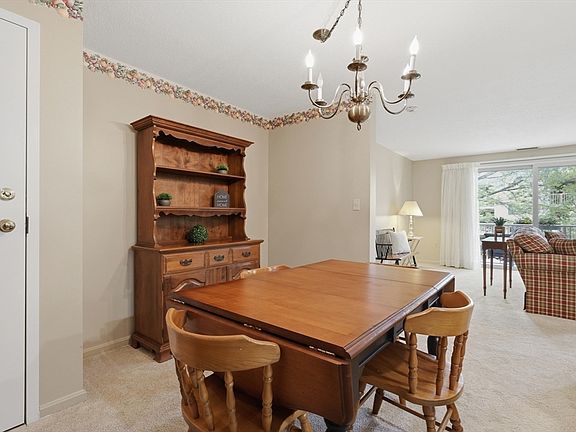 5th image of 19 Bourbon St APT 89