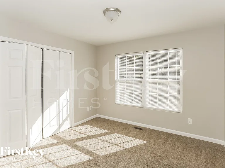 1018 Austin Ave — Photo 9