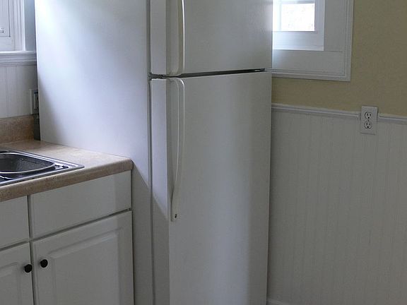 5th image of 840 Temon St