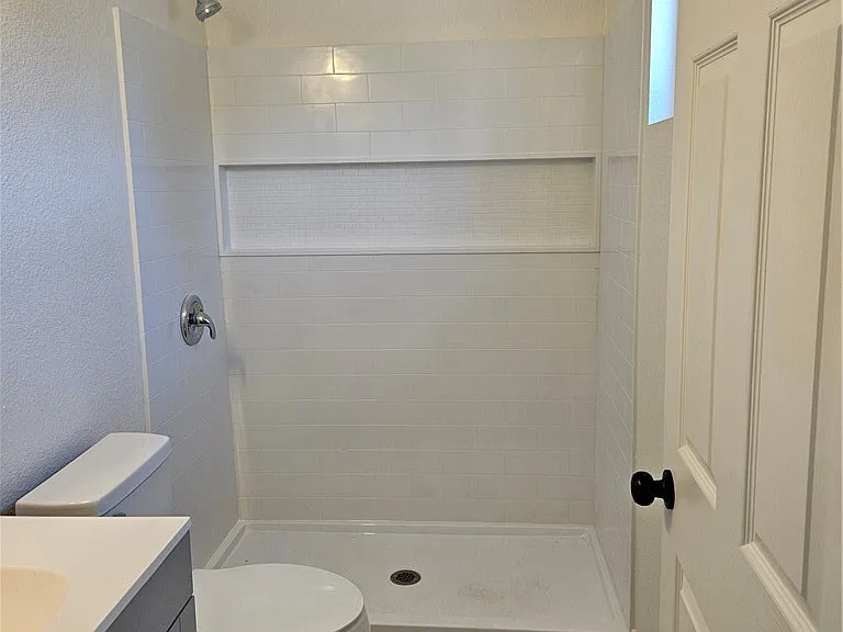 710 E Whittier Ave — Photo 11
