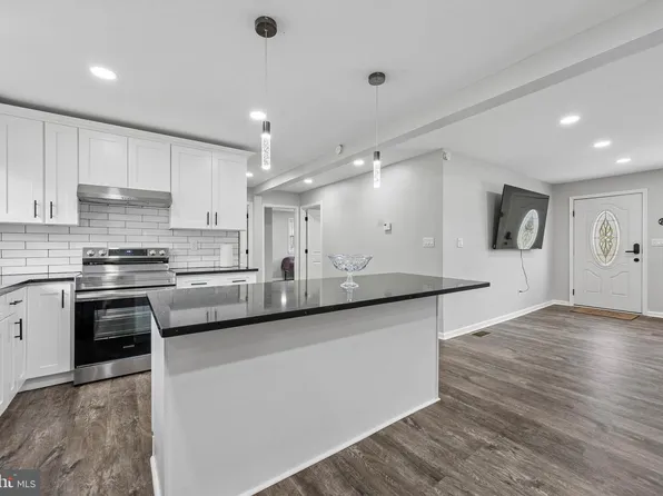 2 Gina Dr, Middletown, DE 19709