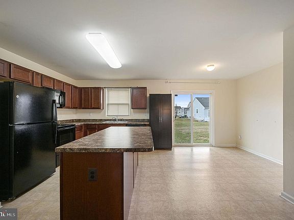 5th image of 714 Marta Dr