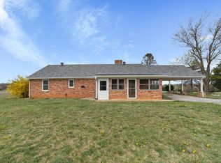 95 Edgewood Ln, Stuarts Draft, VA 24477