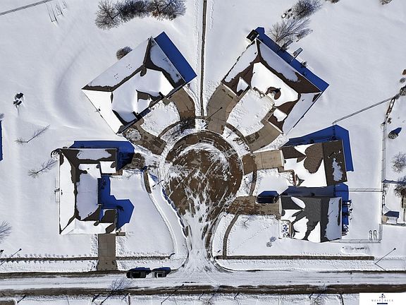 3rd image of 7611 Addison Ct