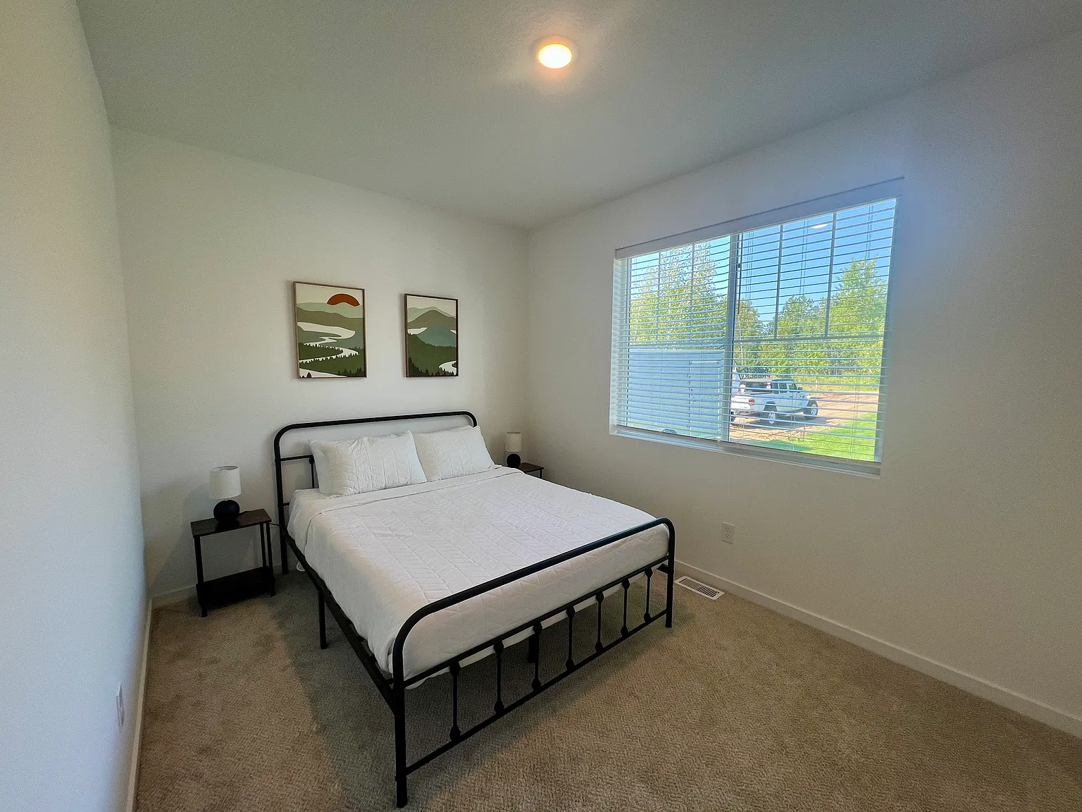 5 bed, 2812 sqft, $3,995 — Photo 3