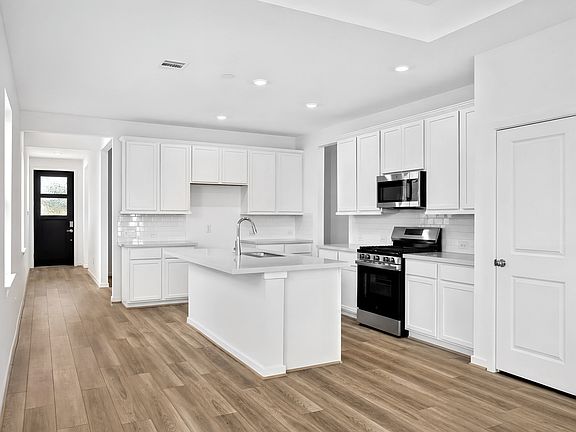 3rd image of 9735 Poinsettia Haven Ln