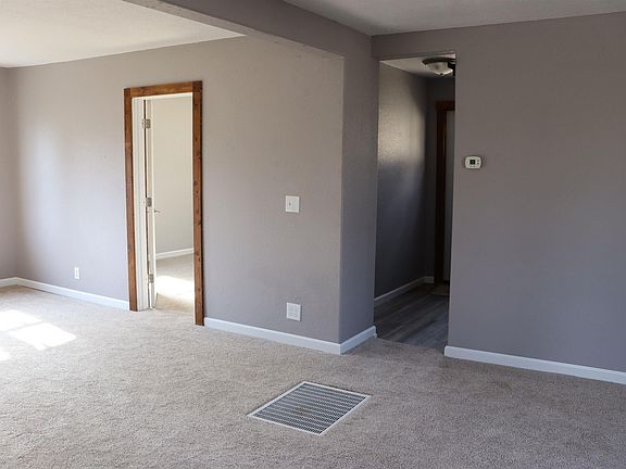 4th image of 113 S Benton St