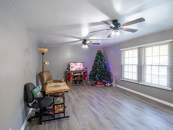4th image of 2344 Vinkara Dr