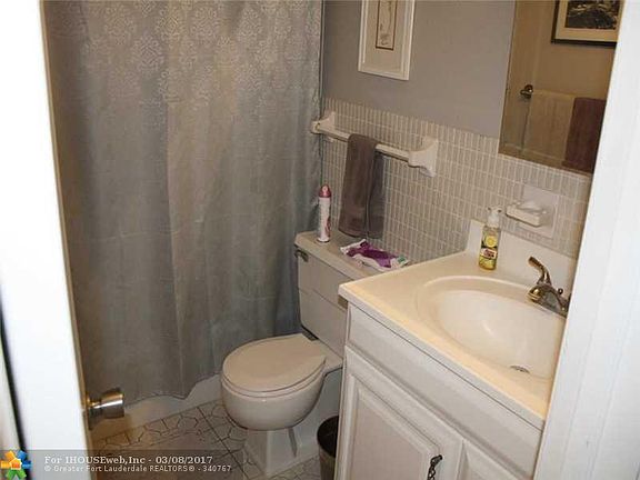4th image of 2161 NE 68th St APT 322